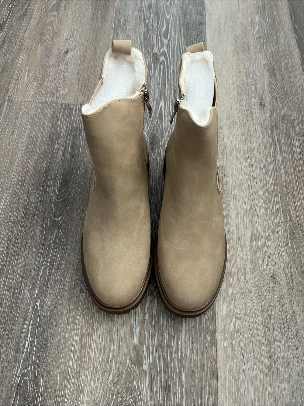Women’s Beige Fur Suede Ankle Boots Sz 8 Faux Fur Lined Dual Zip Lug Sole EU 38